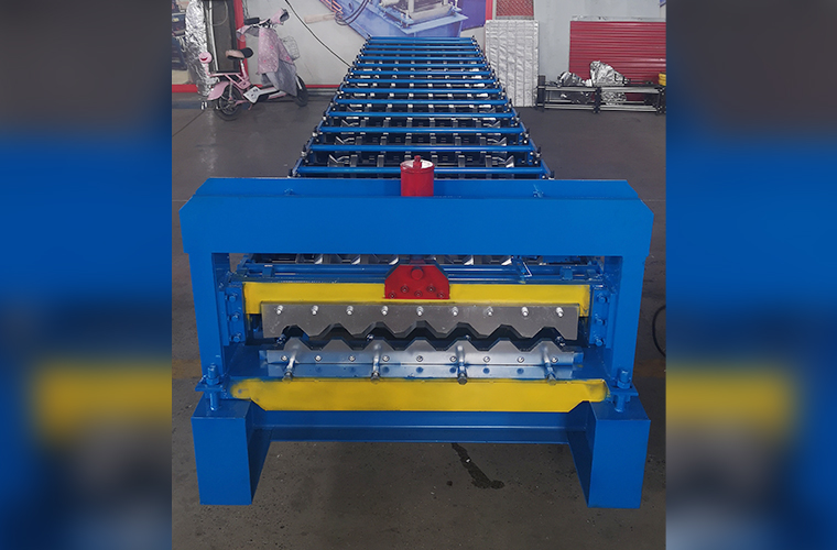 750横挂墙板设备